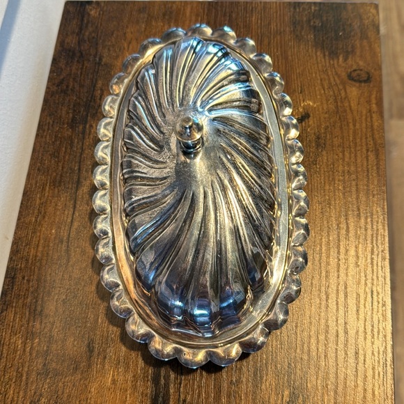 Lidded Butter Dish, Silverplated Retro Butter Mid Century Decor - Picture 2 of 10